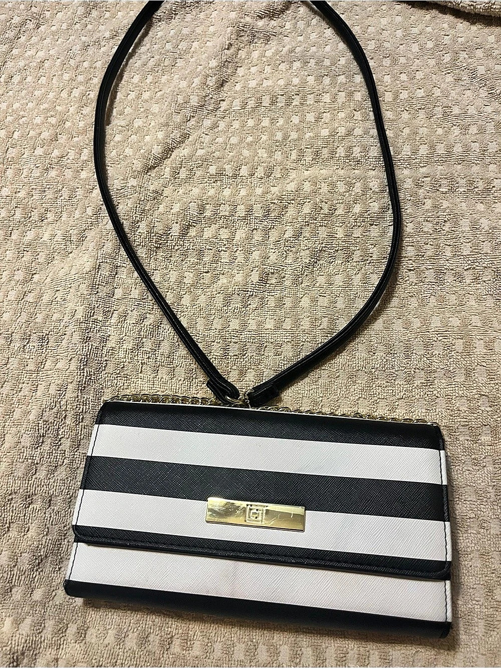 Liz Claiborne Striped Crossbody Bag in Black & White